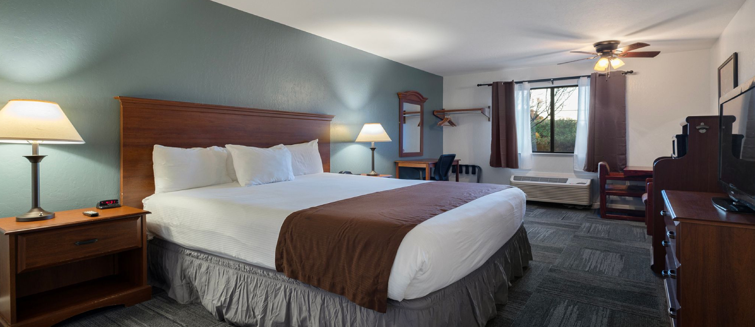 Aladdin Inn Provides Convenient Services And A Friendly Atmosphere Enjoy Free Parking And Wi-fi